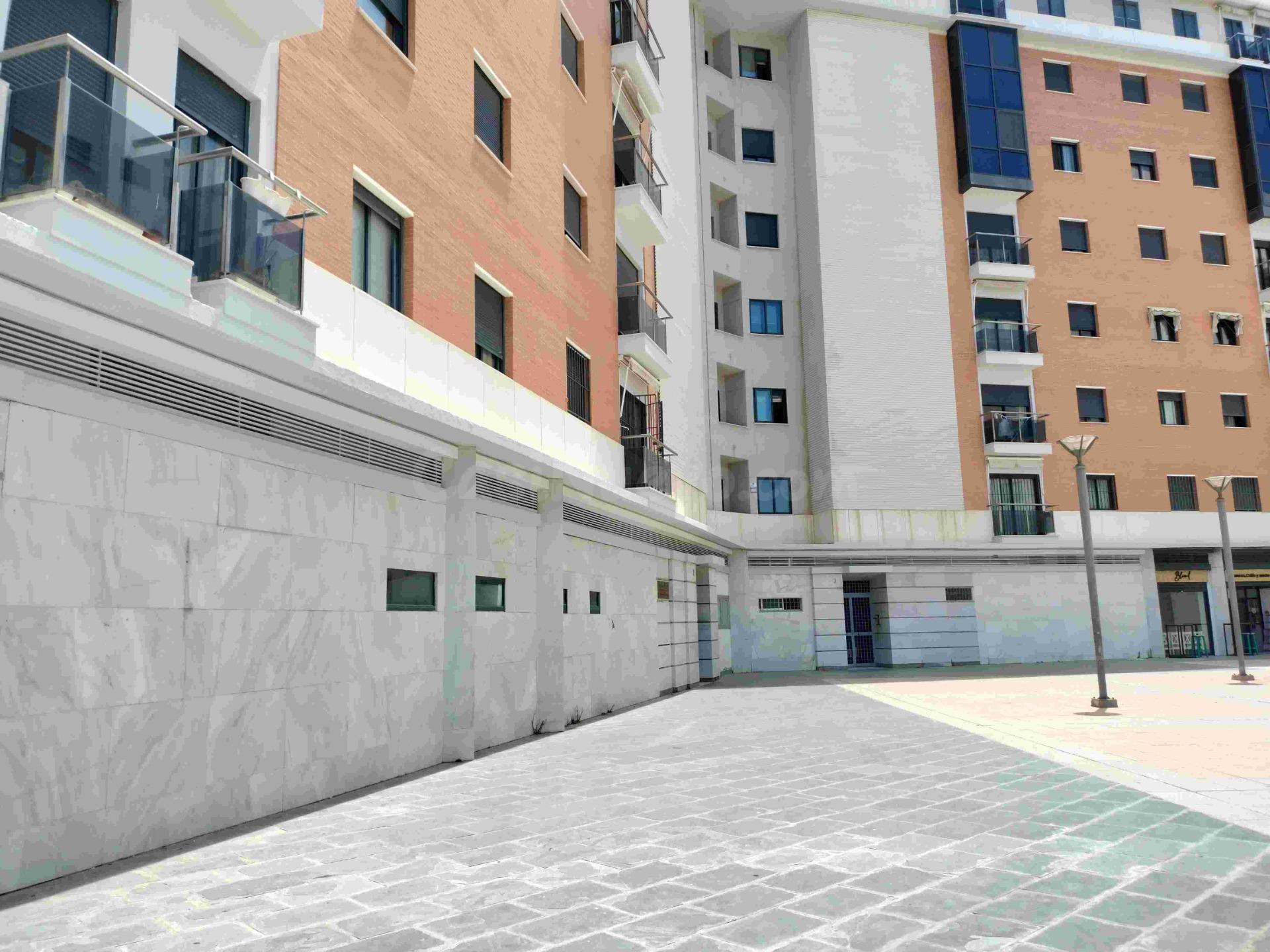 PESCADERIA-HUELVA. LOCAL PLANTA BAJA, 202 M2, DOBLE FACHADA. - foto 3