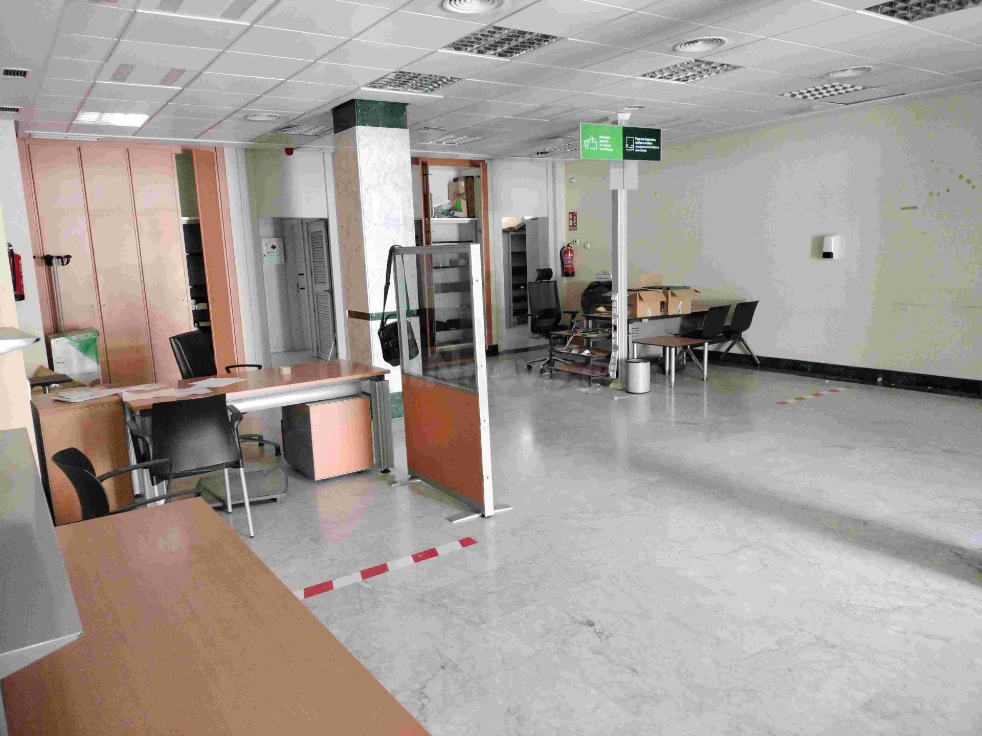 PESCADERIA-HUELVA. LOCAL PLANTA BAJA, 202 M2, DOBLE FACHADA. - foto 4