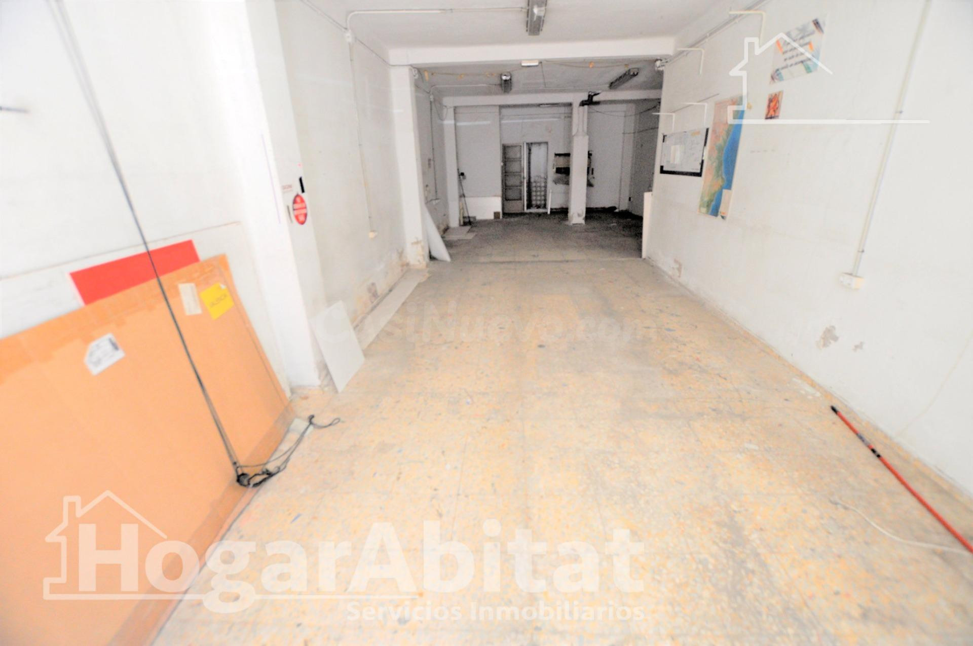 ¡OPORTUNIDAD! LOCAL COMERCIAL PARA REFORMAR EN NOU MOLES