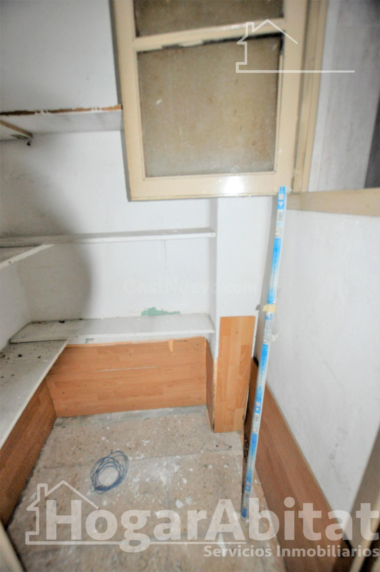 ¡OPORTUNIDAD! LOCAL COMERCIAL PARA REFORMAR EN NOU MOLES - foto 4