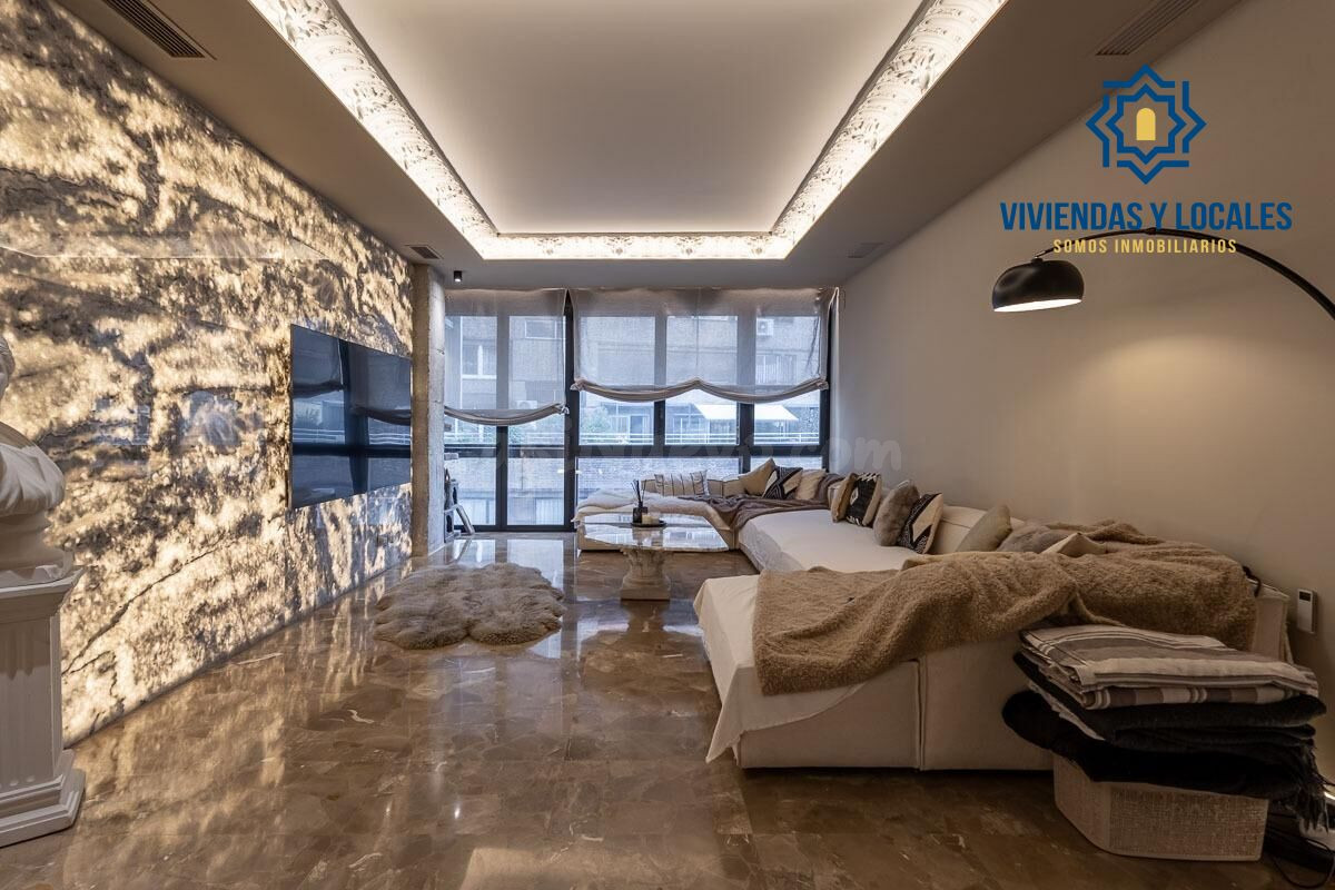 ELEGANTE PISO EN EL EDIFICIO LA PIRÁMIDE, EN PLENO CORAZÓN D - foto 3