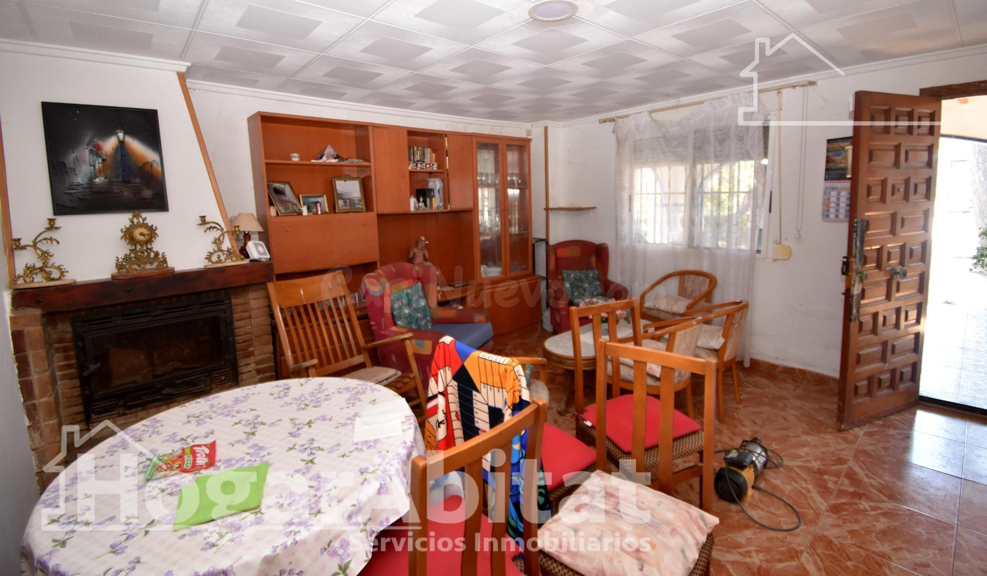 GRAN CHALET CON 4 DORMITORIOS, GARAJE Y PISCINA - foto 4