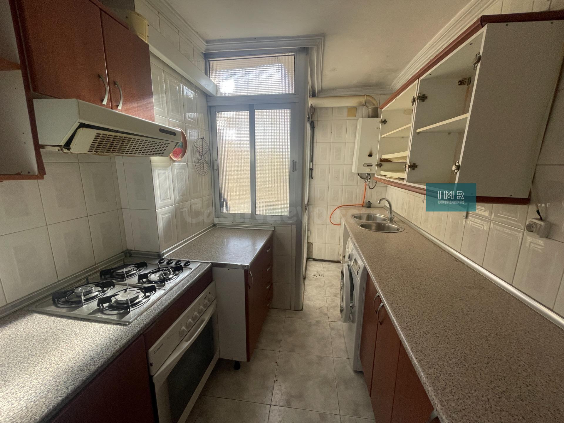 ¡Oportunidad en Calle José Bermejo! Piso de 3 hab. con ascen - foto 4