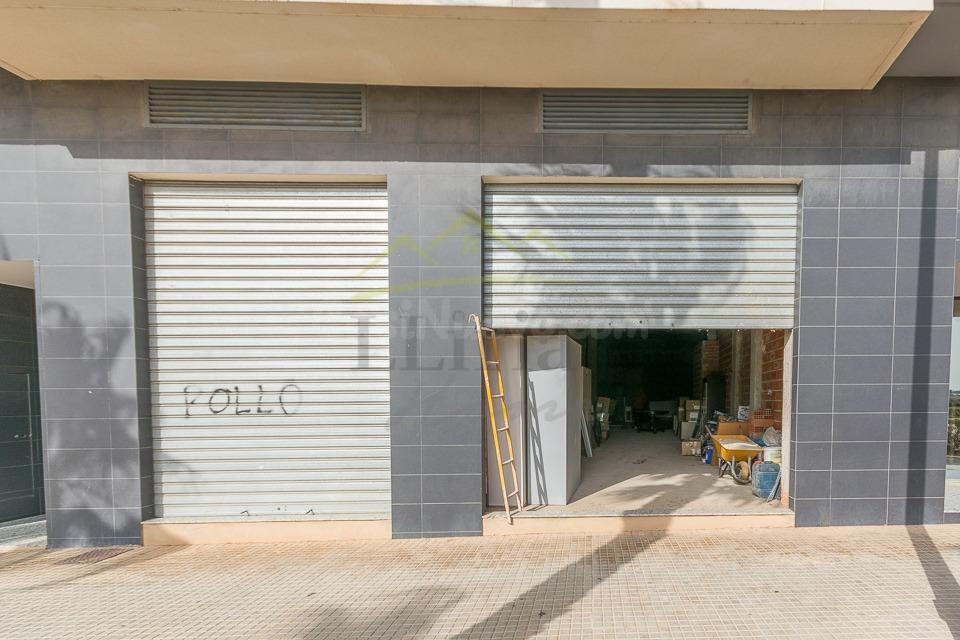 Ref 04194 Local comercial ronda de Pobla de Vallbona 215 m2