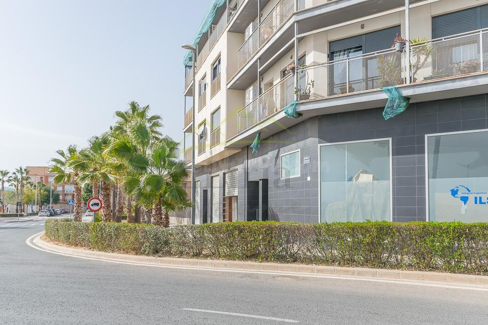 Ref 04194 Local comercial ronda de Pobla de Vallbona 215 m2 - foto 4