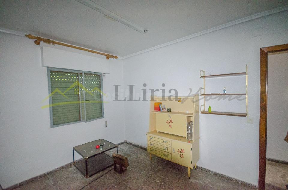 Ref. 04293 - Casa con parcela urbana en una de las mejores z - foto 5