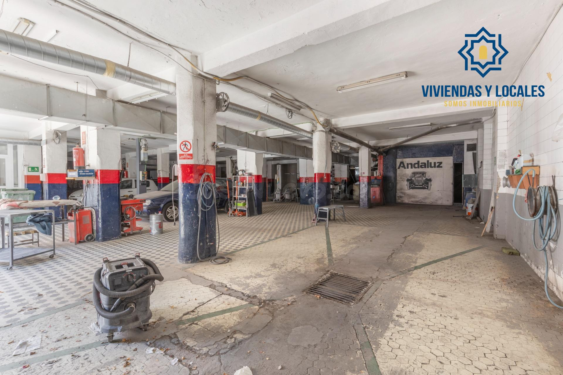 Gran local de 622 m2 junto a Camino de Ronda. Ideal para inv