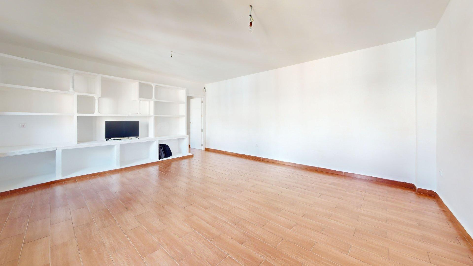 VIVIENDA REFORMADA,TRES habitaciones CONVERTIDOS EN DOS. IDE