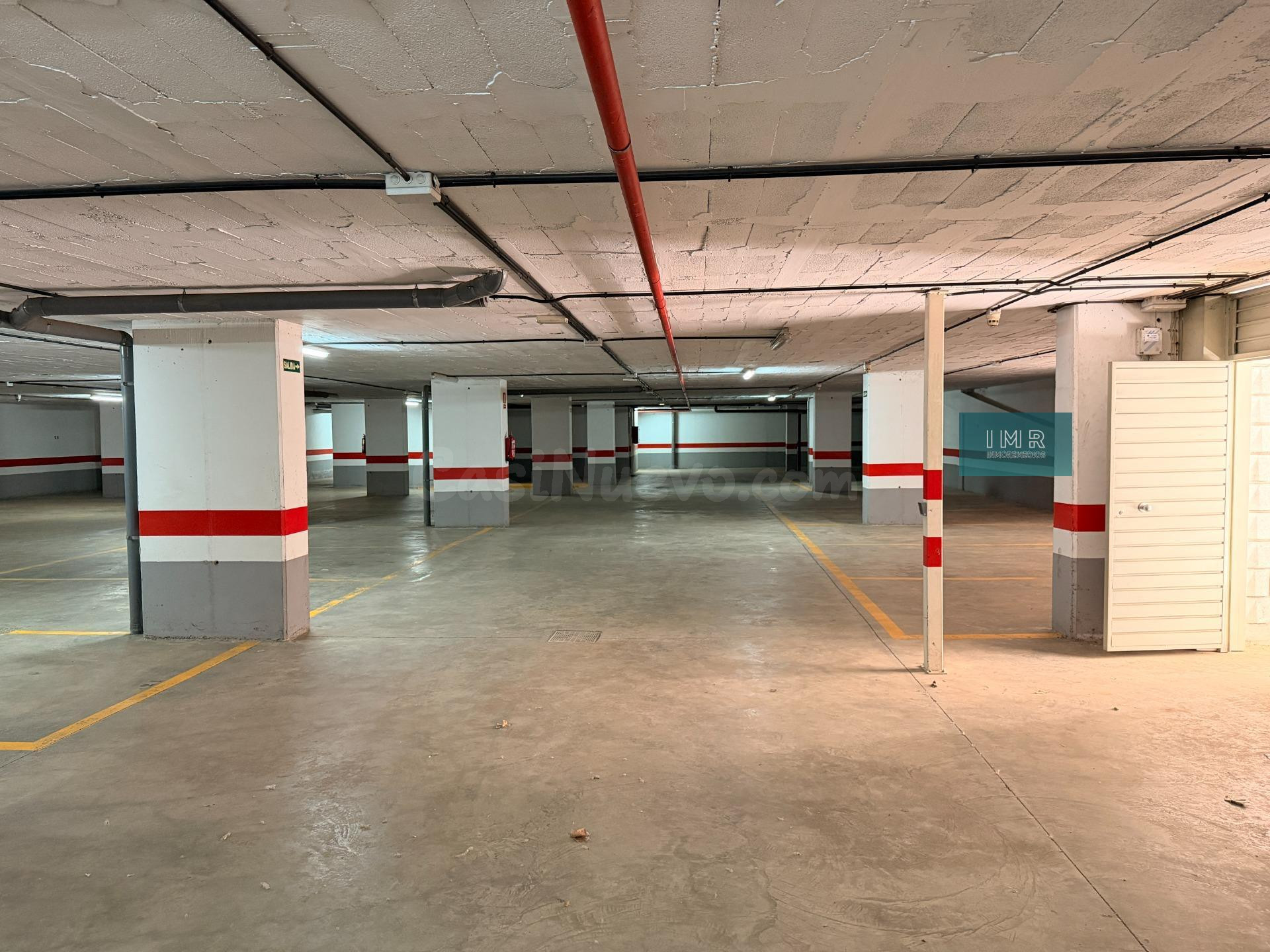 Se vende planta completa de garaje en Sevilla Este – Edifici