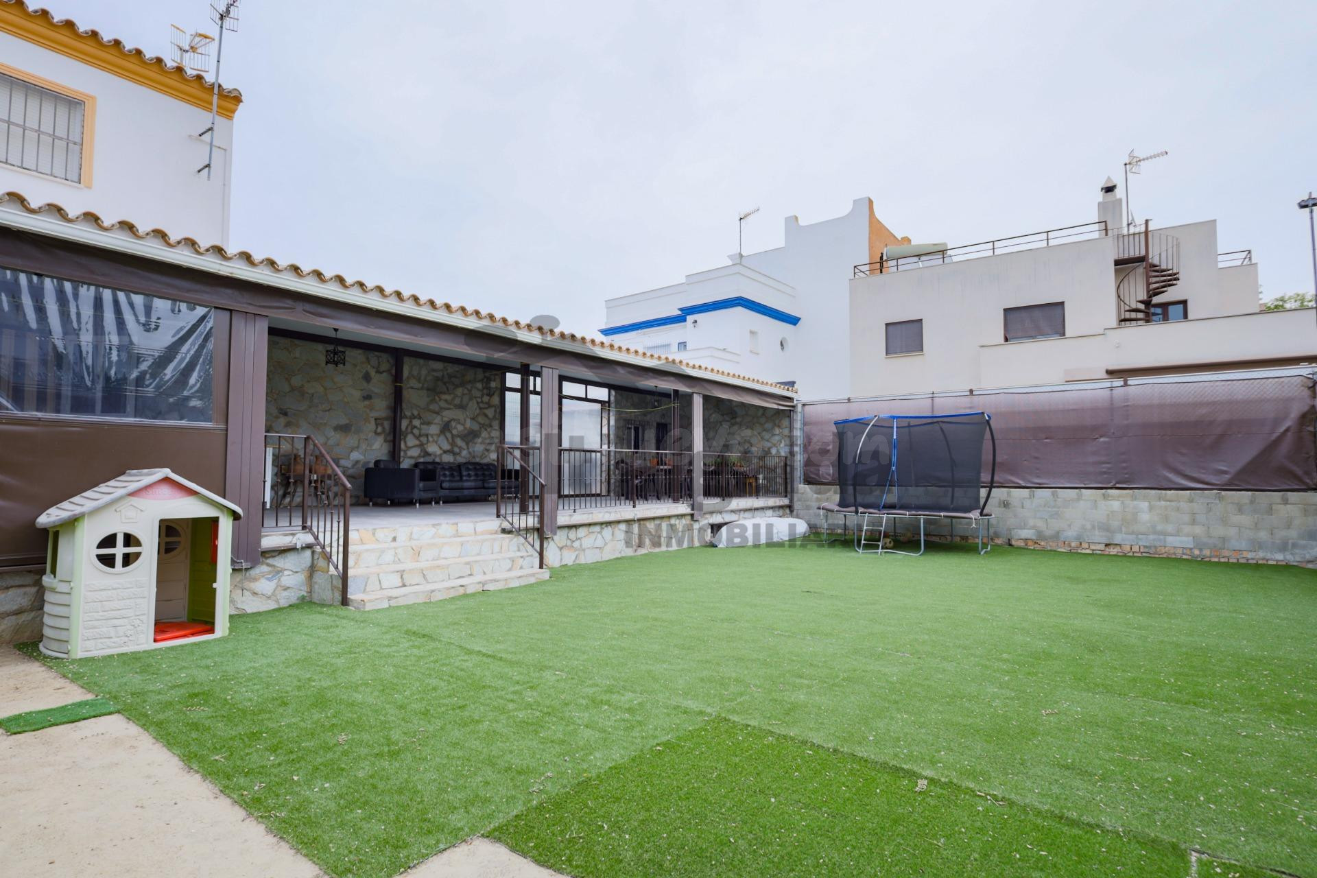 CHALET INDEPENDIENTE EN ZONA CENTRO PLAYA