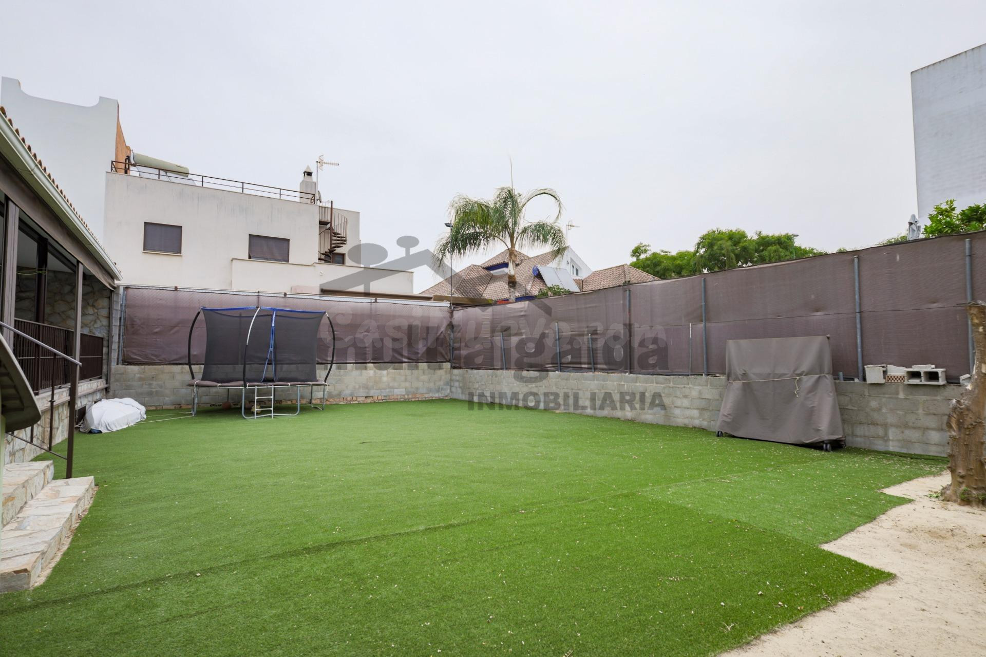 CHALET INDEPENDIENTE EN ZONA CENTRO PLAYA - foto 2