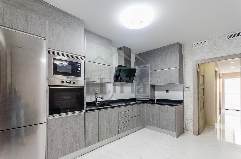 Ref. 04355.- Piso en planta baja con terraza y barbacoa para - foto 5