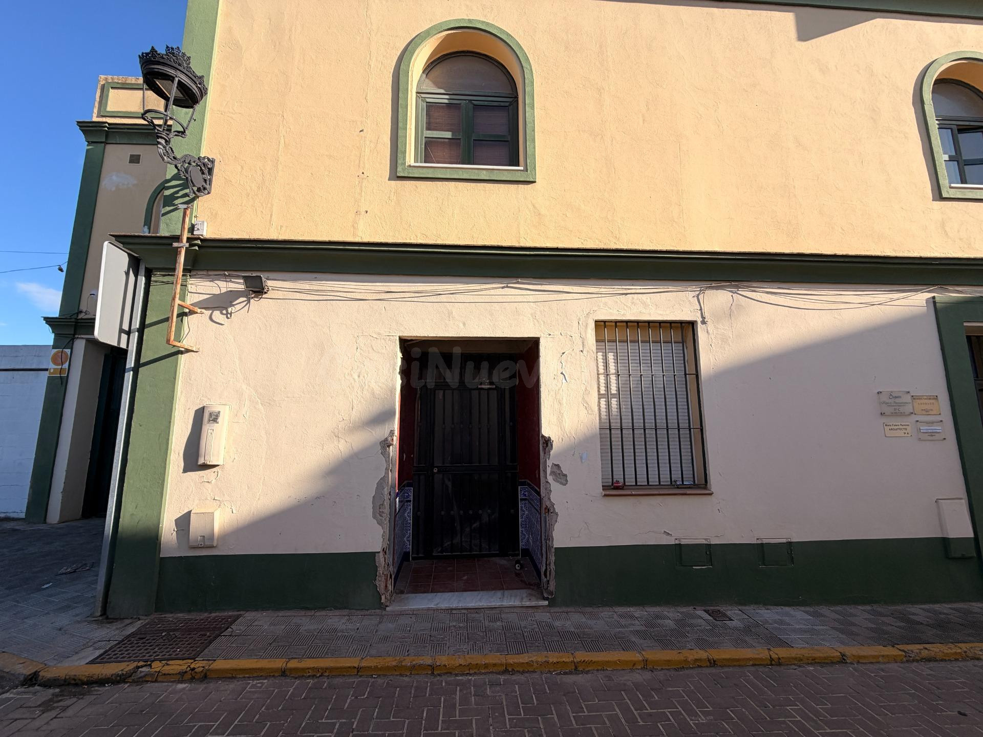 VENTA SIN POSESIÓN: Local comercial en el centro de Bollullo