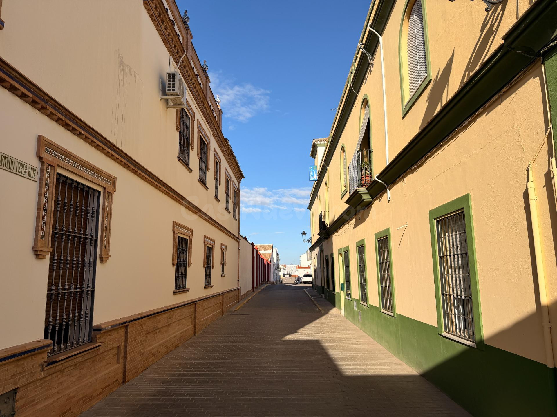 VENTA SIN POSESIÓN: Local comercial en el centro de Bollullo - foto 2