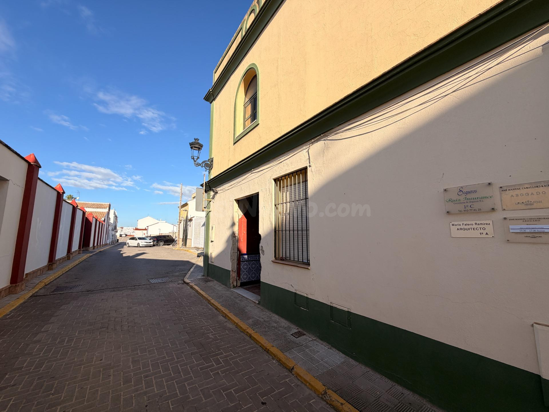 VENTA SIN POSESIÓN: Local comercial en el centro de Bollullo - foto 3