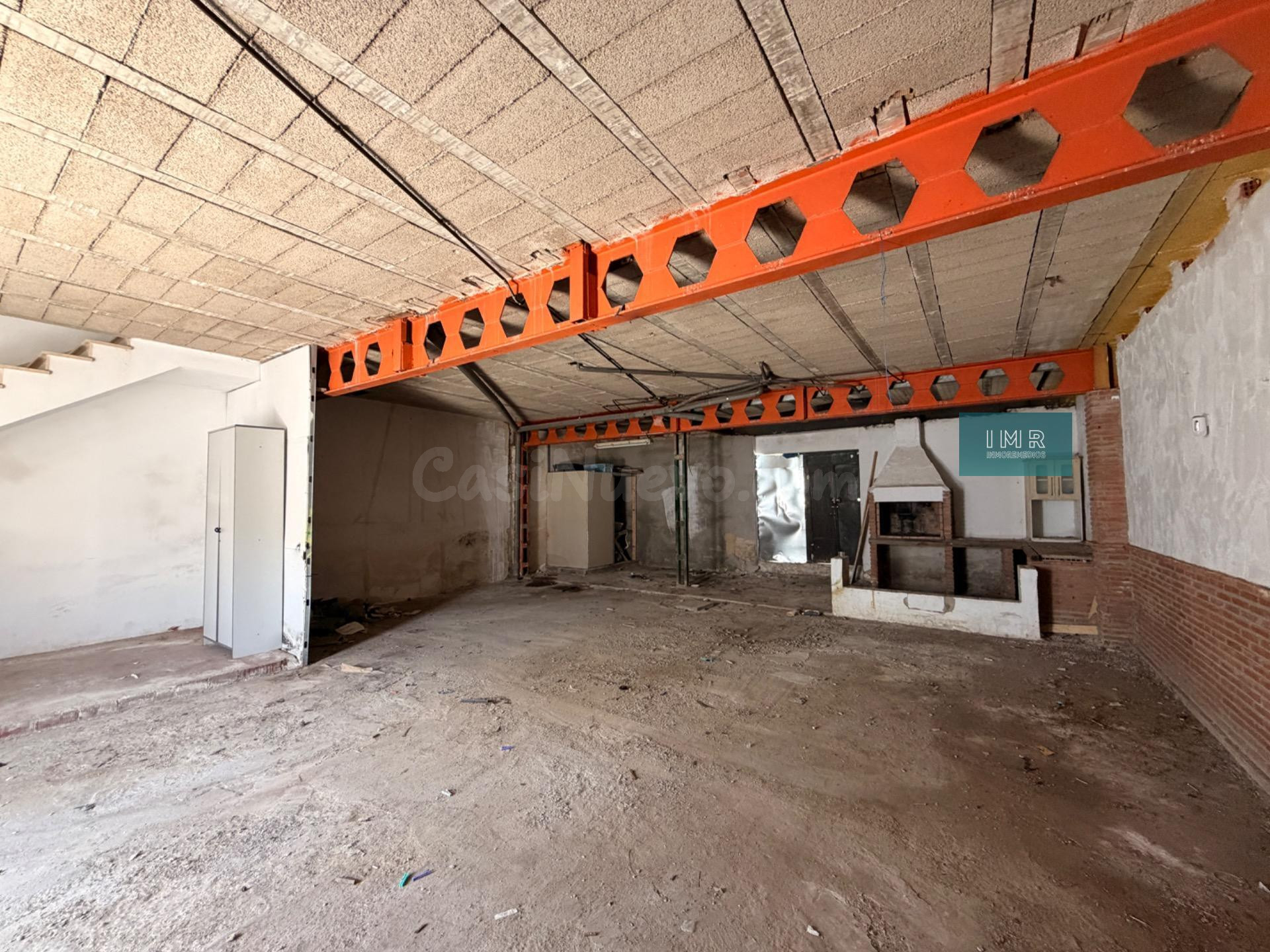 Gran casa de pueblo en esquina con local/almacén de 125 m2 e - foto 3