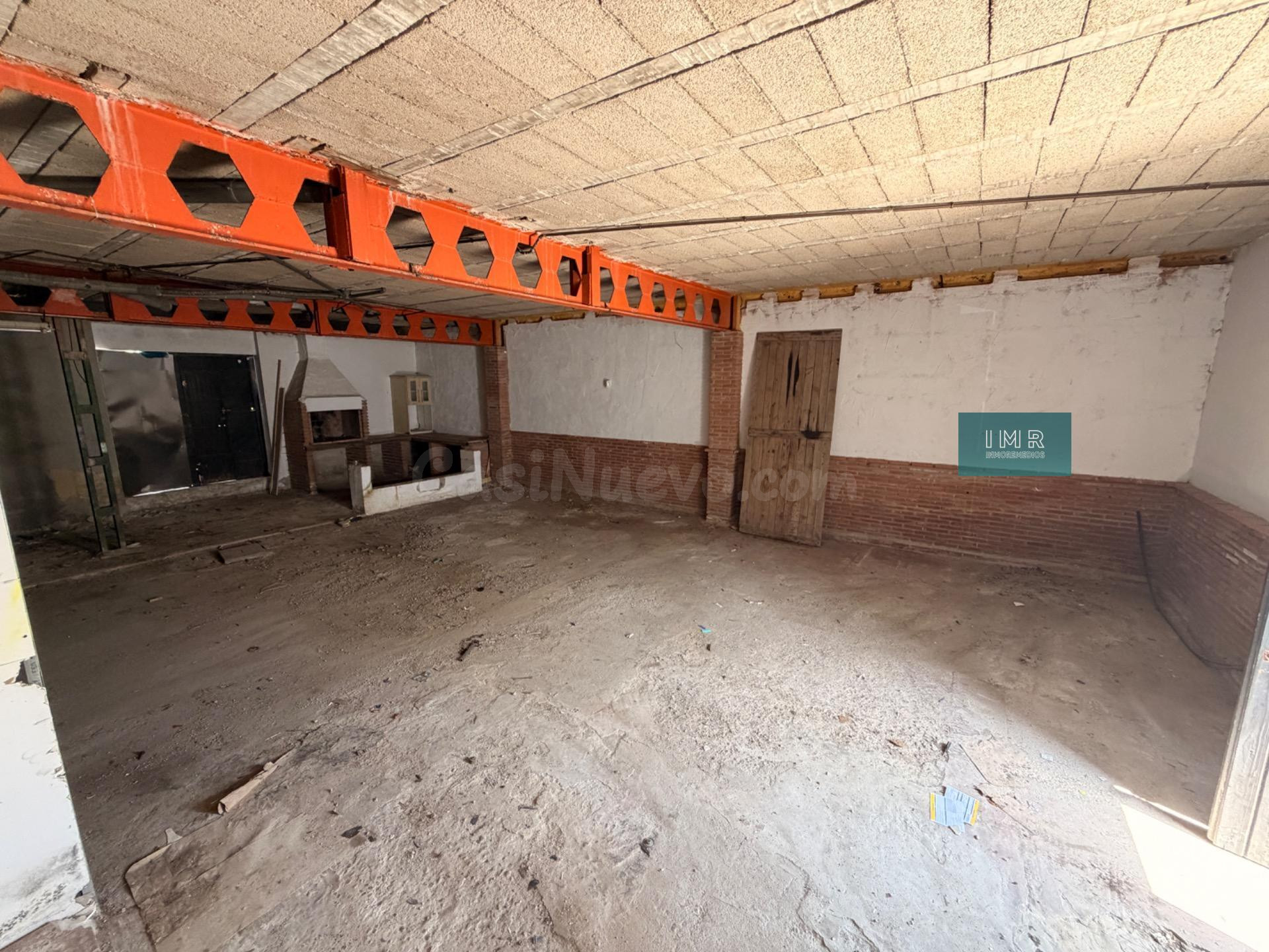 Gran casa de pueblo en esquina con local/almacén de 125 m2 e - foto 4