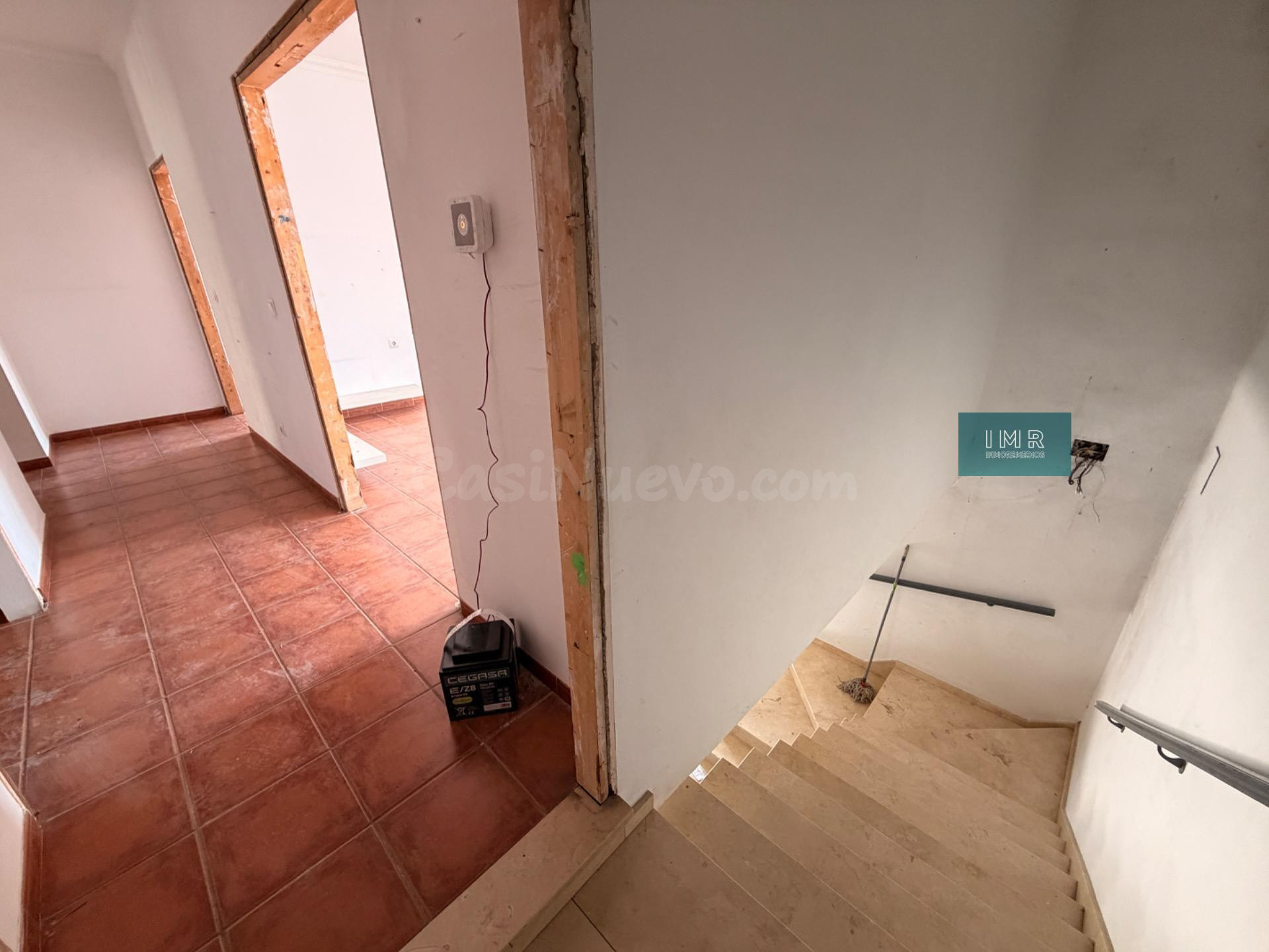 Gran casa de pueblo en esquina con local/almacén de 125 m2 e - foto 5