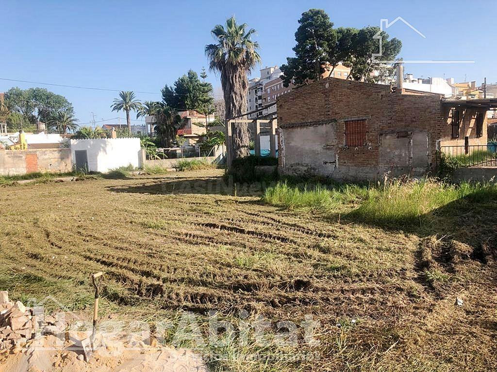 FINCA CON TERRENO PARA HACER A TU GUSTO