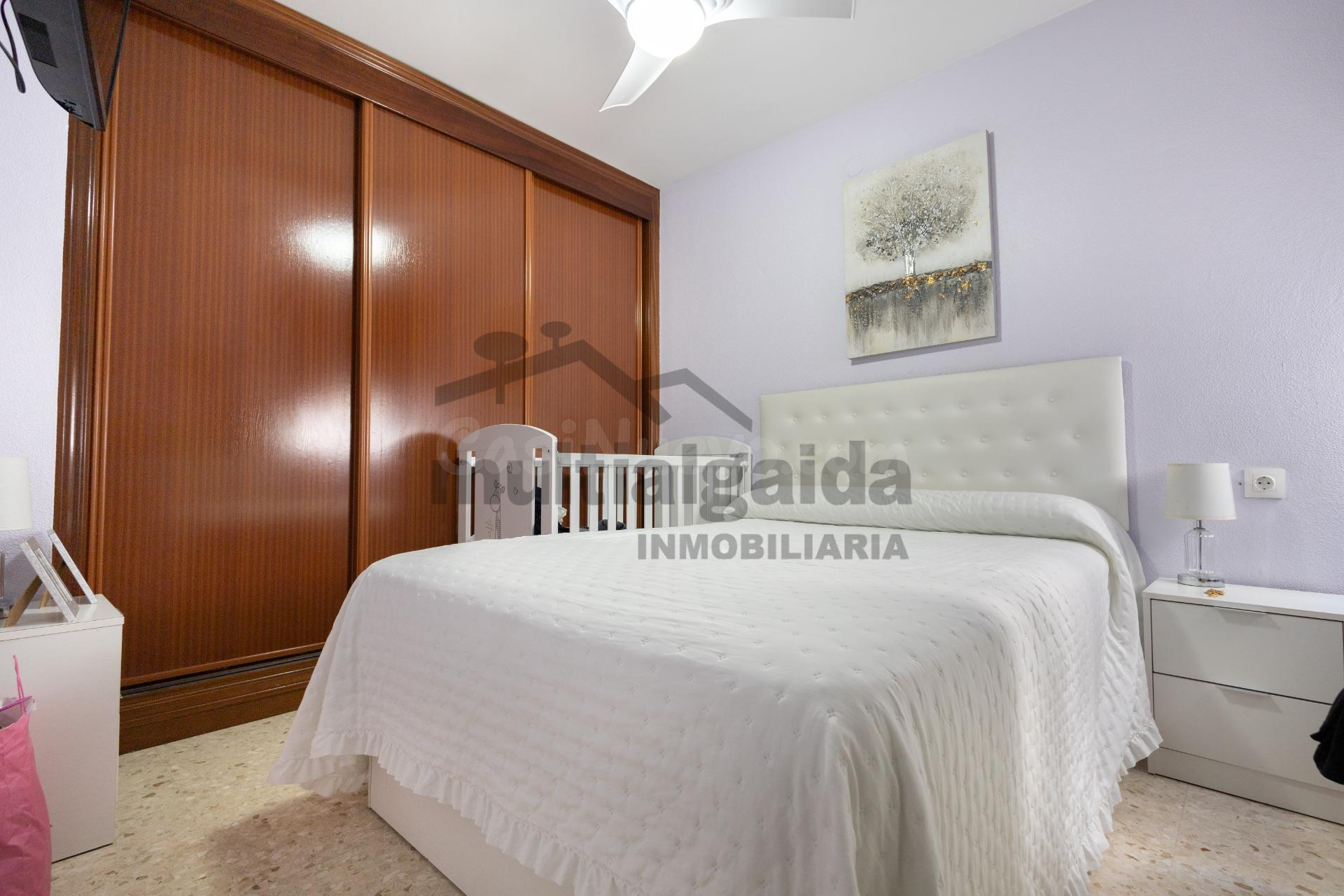 AMPLIO PISO EN LA ZONA DEL BARRIO - foto 3