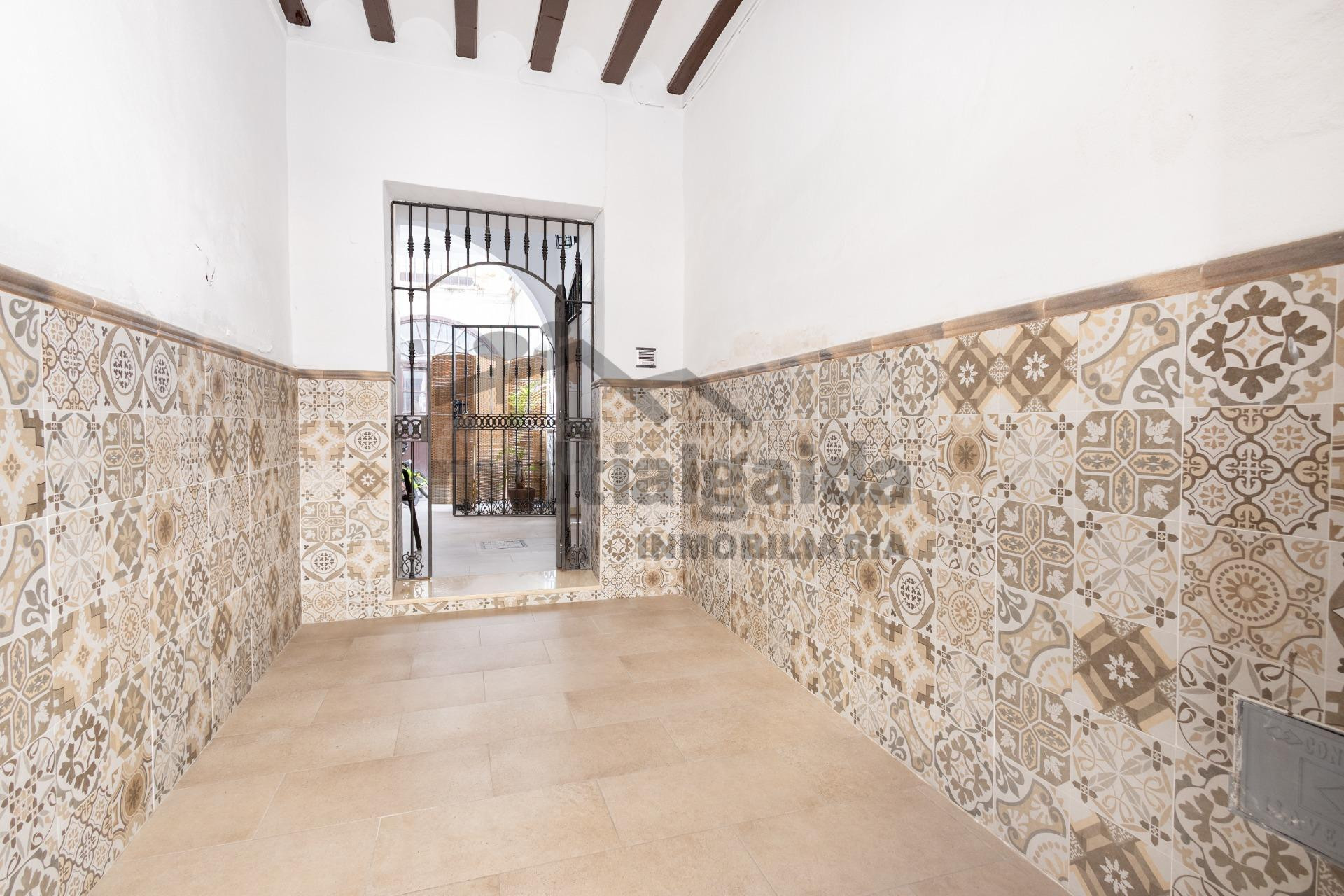 VIVIENDA EN CASA HISTÓRICA REHABILITADA EN PLENO BARRIO ALTO - foto 2