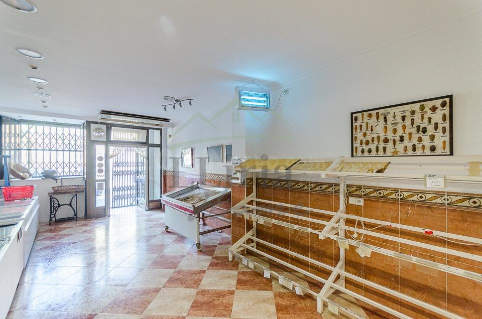 Ref. 04383.- Local comercial en venta con excelente ubicació - foto 3