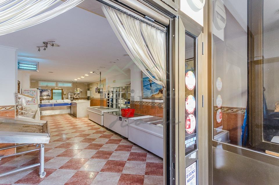 Ref. 04383.- Local comercial en venta con excelente ubicació - foto 4
