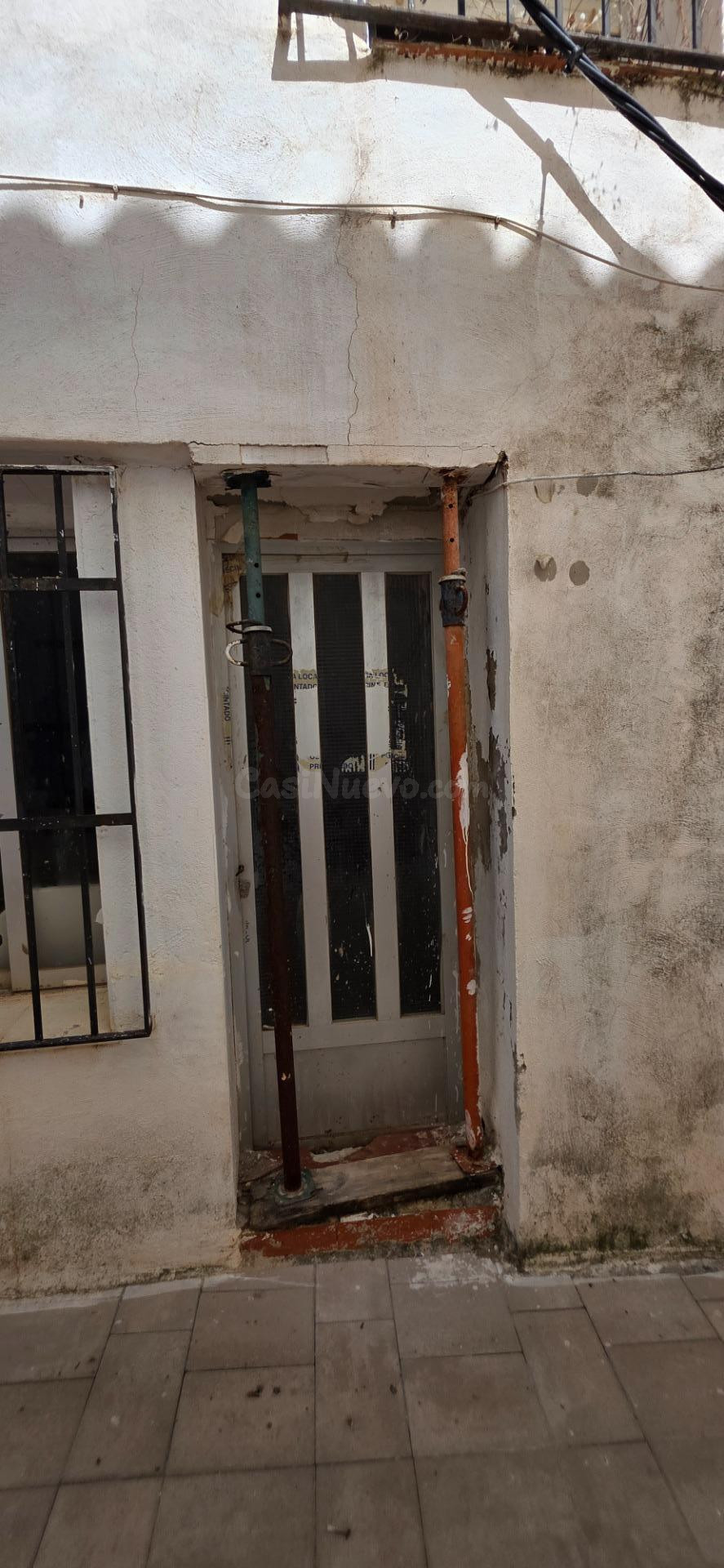 Casa de pueblo en el centro de Villar del Arzobispo - foto 4