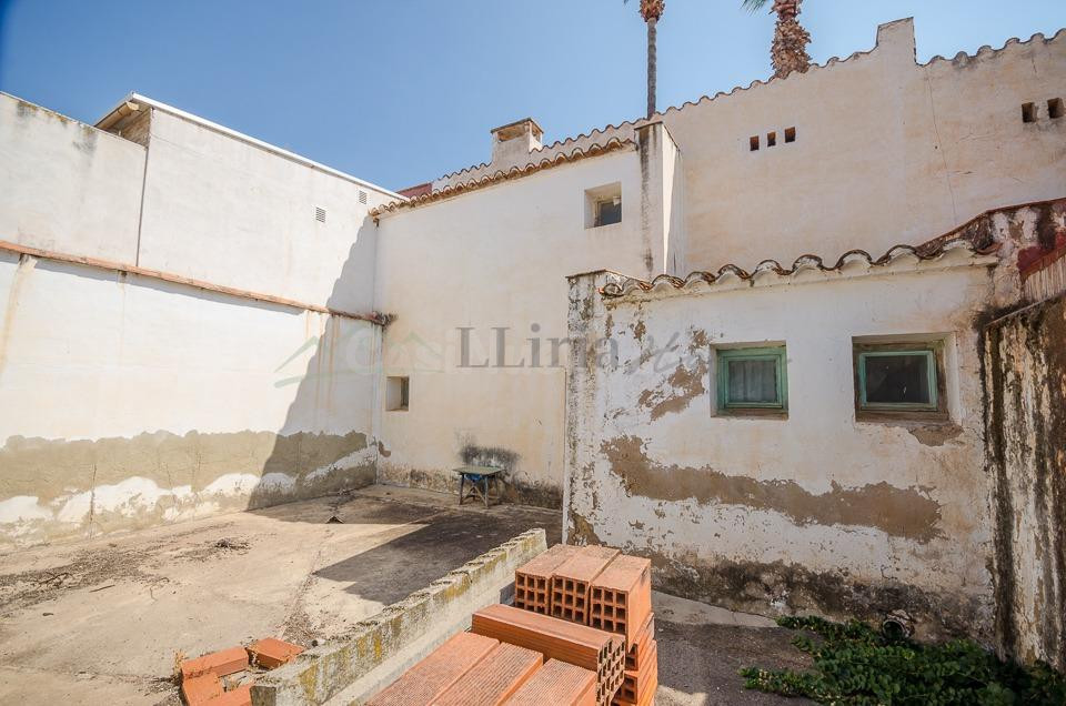 Ref. 04392.- Casa de pueblo con gran terraza en el centro de - foto 3