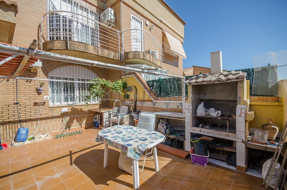 Ref. 04397.- EXCLUSIVA- Adosado en Benissanó, excelente ubic