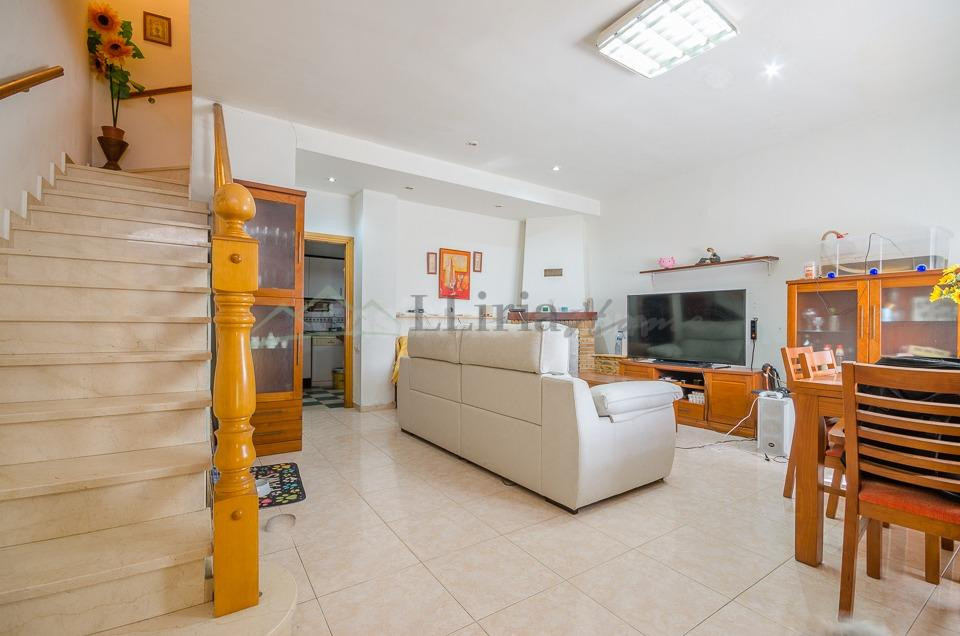 Ref. 04397.- EXCLUSIVA- Adosado en Benissanó, excelente ubic - foto 4