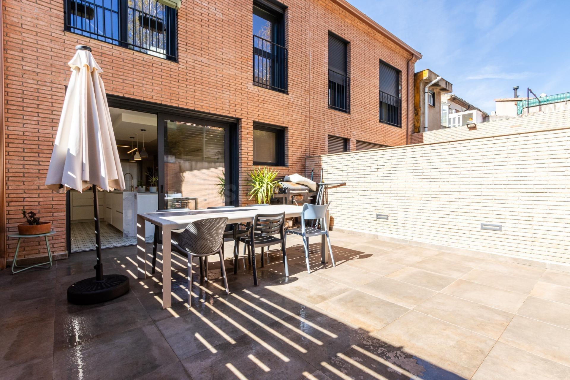 CASA SEMINUEVA PASSIVE HOUSE CON GARAJE Y JARDÍN - foto 2