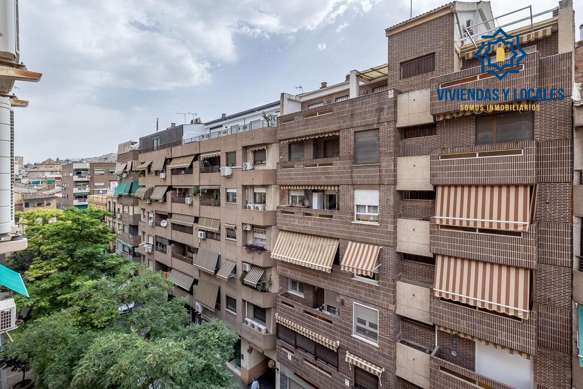 LUMINOSO PISO EN PLANTA ALTA EN ZONA FÍGARES - foto 3