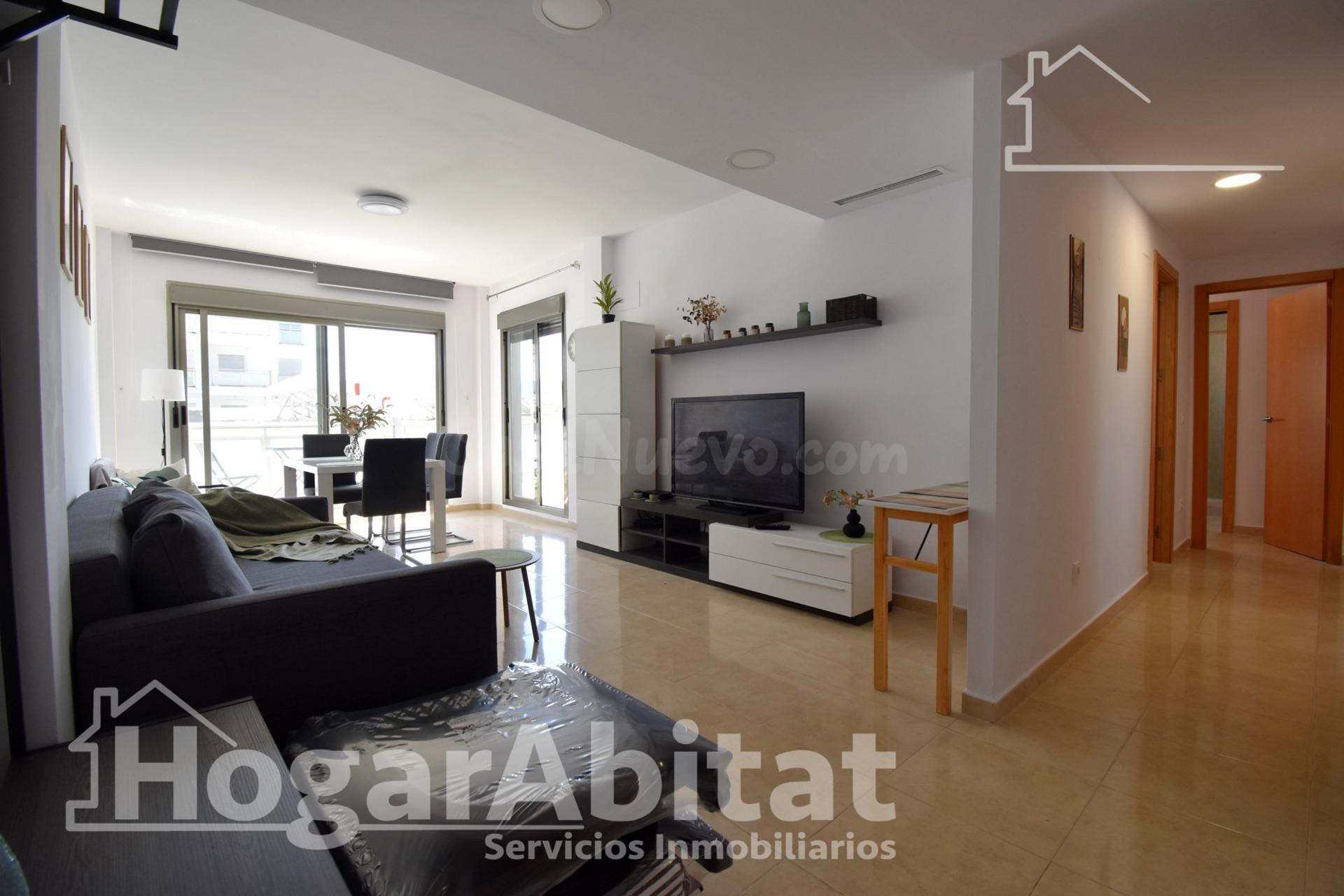 SEMINUEVO CON TERRAZA, PISCINA Y GARAJE - foto 3