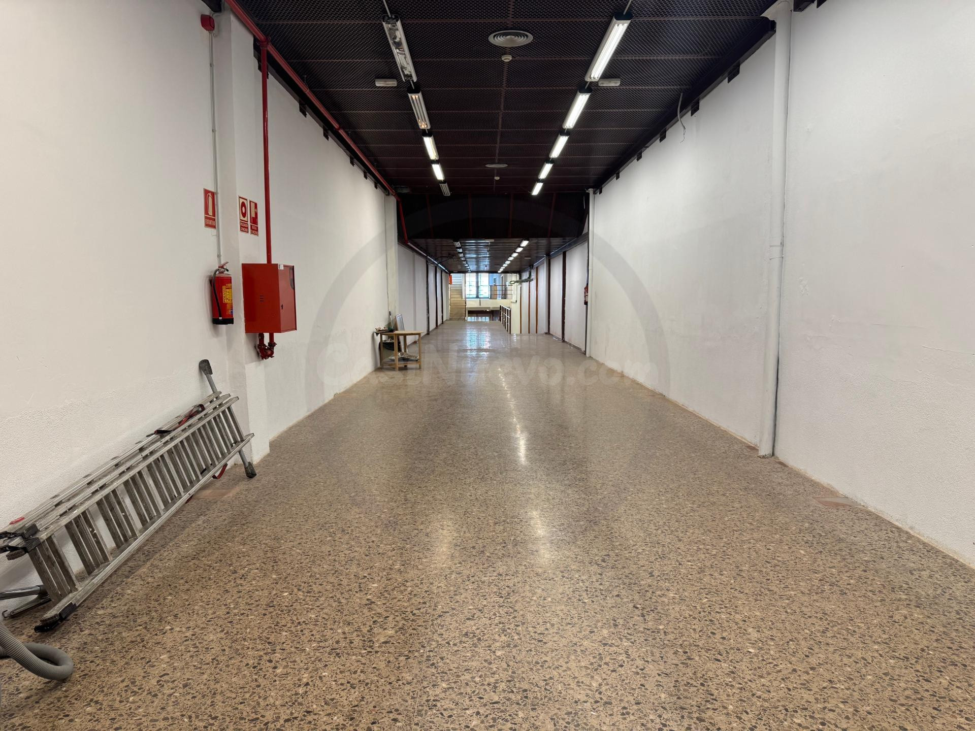 Local comercial 896m² en alquiler - Centre - foto 5