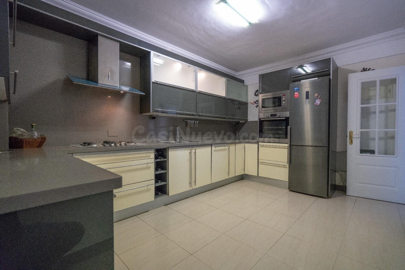 GRAN VIVIENDA IDEAL PARA FAMILIAS CON PISCINA - foto 5