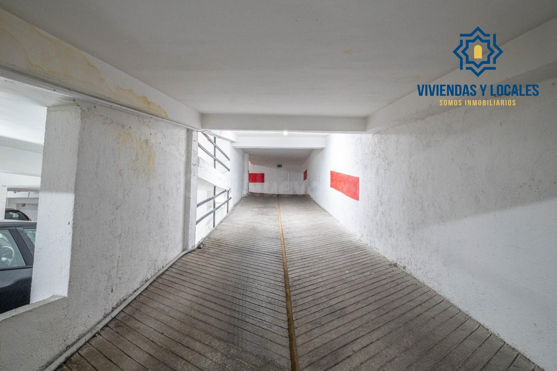 ¡Oportunidad Única! Garaje en el Corazón de Granada por solo - foto 3
