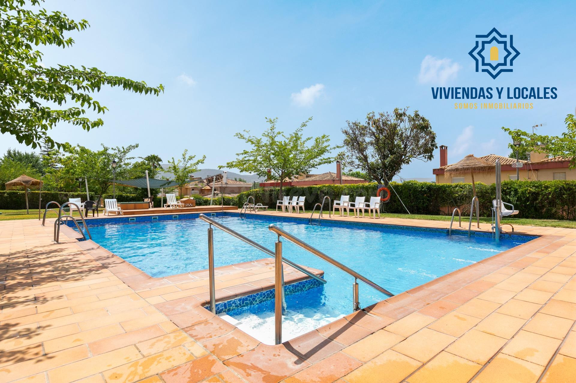 Chalet accesible de gran amplitud, con jardín privado, garaj