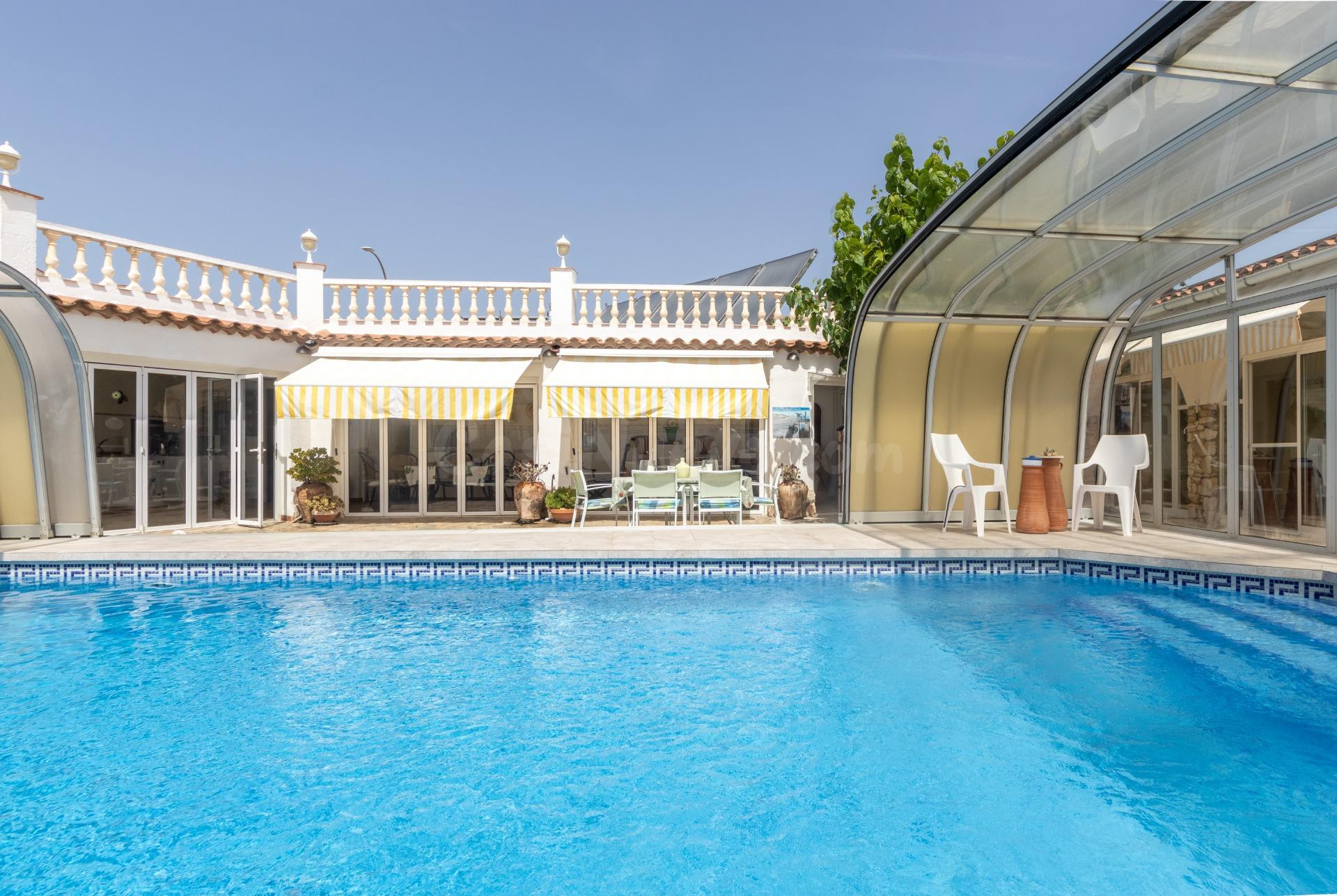 Exclusiva propiedad con piscina cubierta utilizable todo el año y tecnología energética de última generación