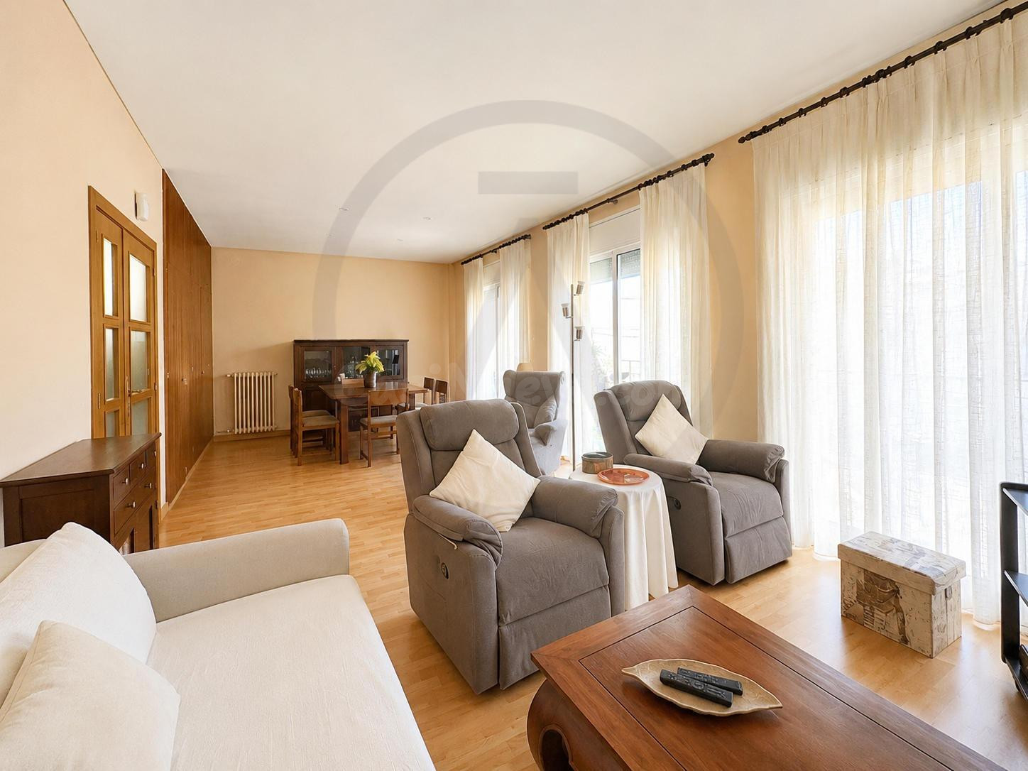 Piso de 159 m2 con terraza en plena Rambla d'Ègara. - foto 2