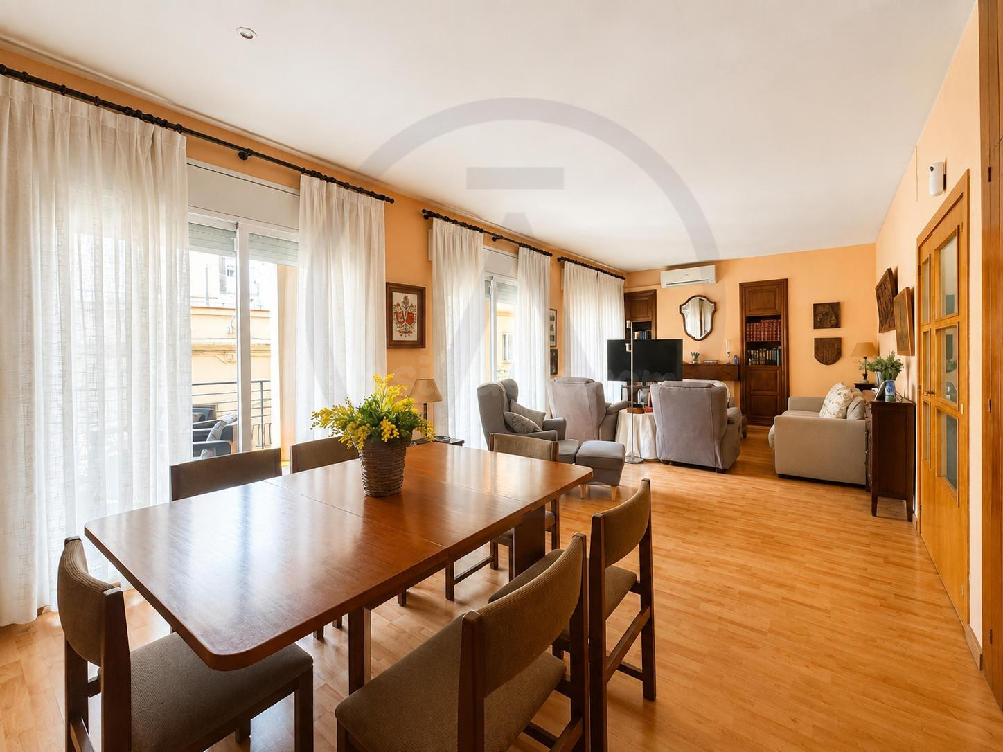 Piso de 159 m2 con terraza en plena Rambla d'Ègara. - foto 4