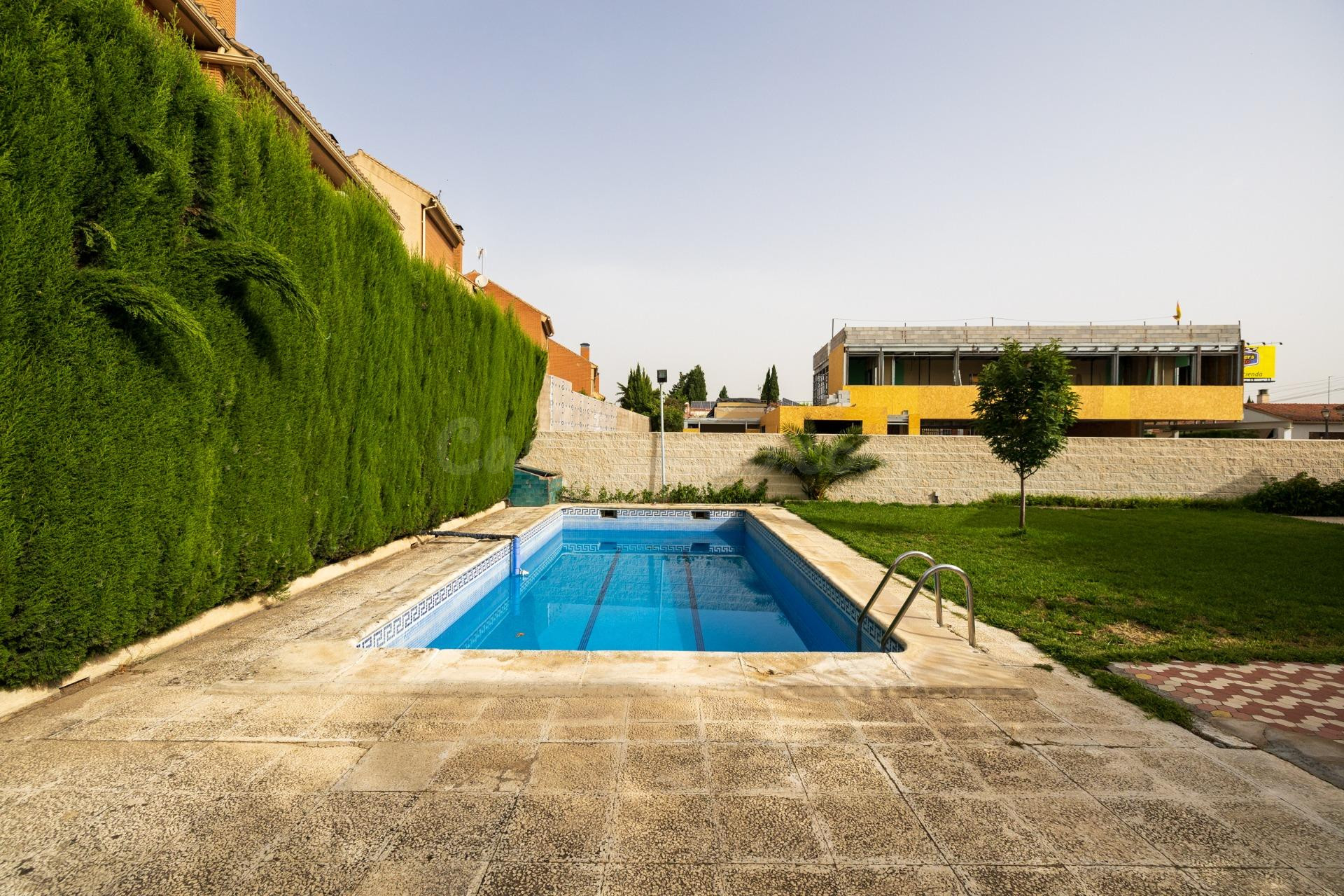CHALET SEÑORIAL EN URB VISTA NEVADA ARMILLA, 4 DORM, 2 WC, T - foto 3