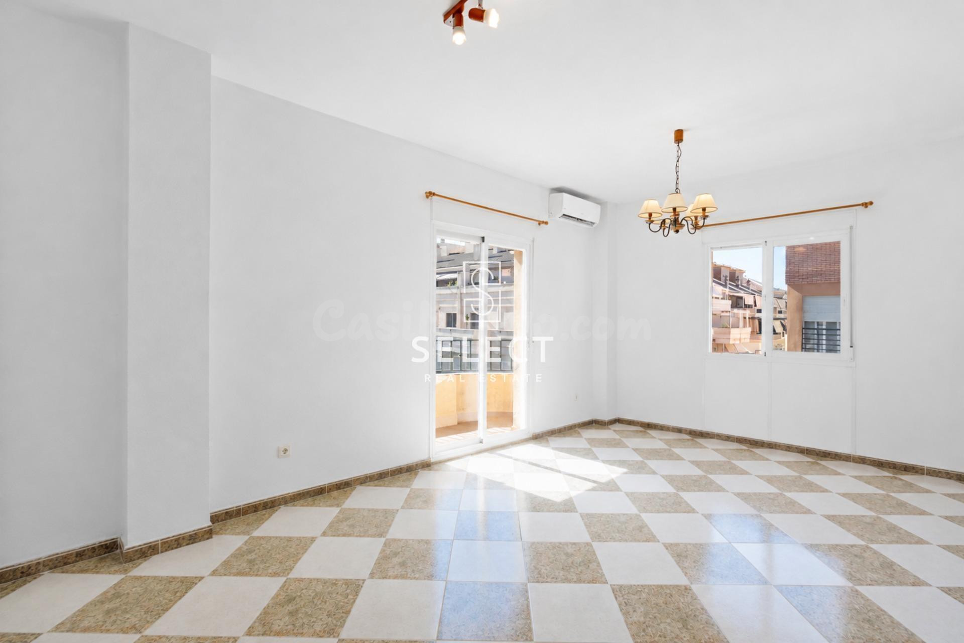 PISO EN ESQUINA DE 3 DORMITORIOS EN P4 - ALMUÑÉCAR - foto 2