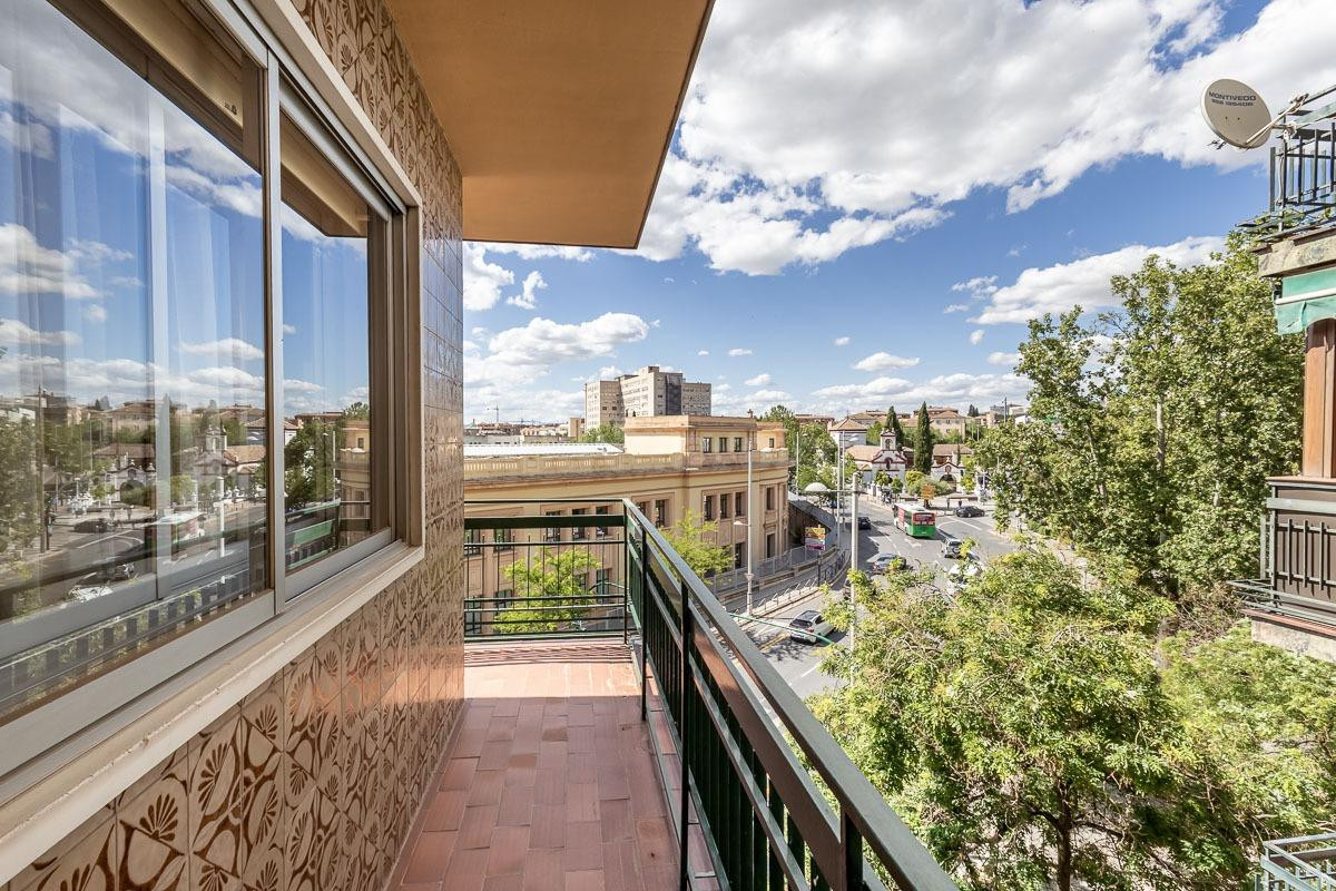 Piso señorial de 182 m2 en Avenida Madrid: amplitud, luz y p - foto 3