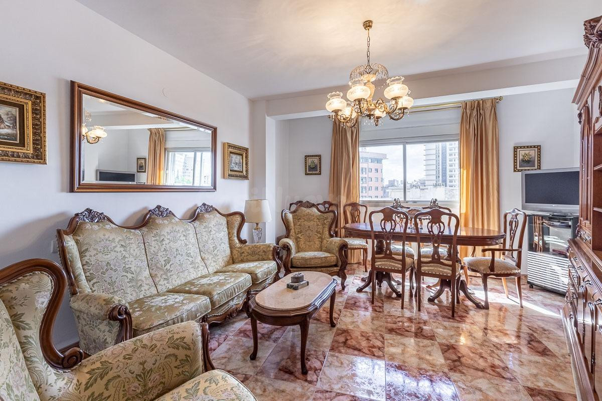 Piso señorial de 182 m2 en Avenida Madrid: amplitud, luz y p - foto 4