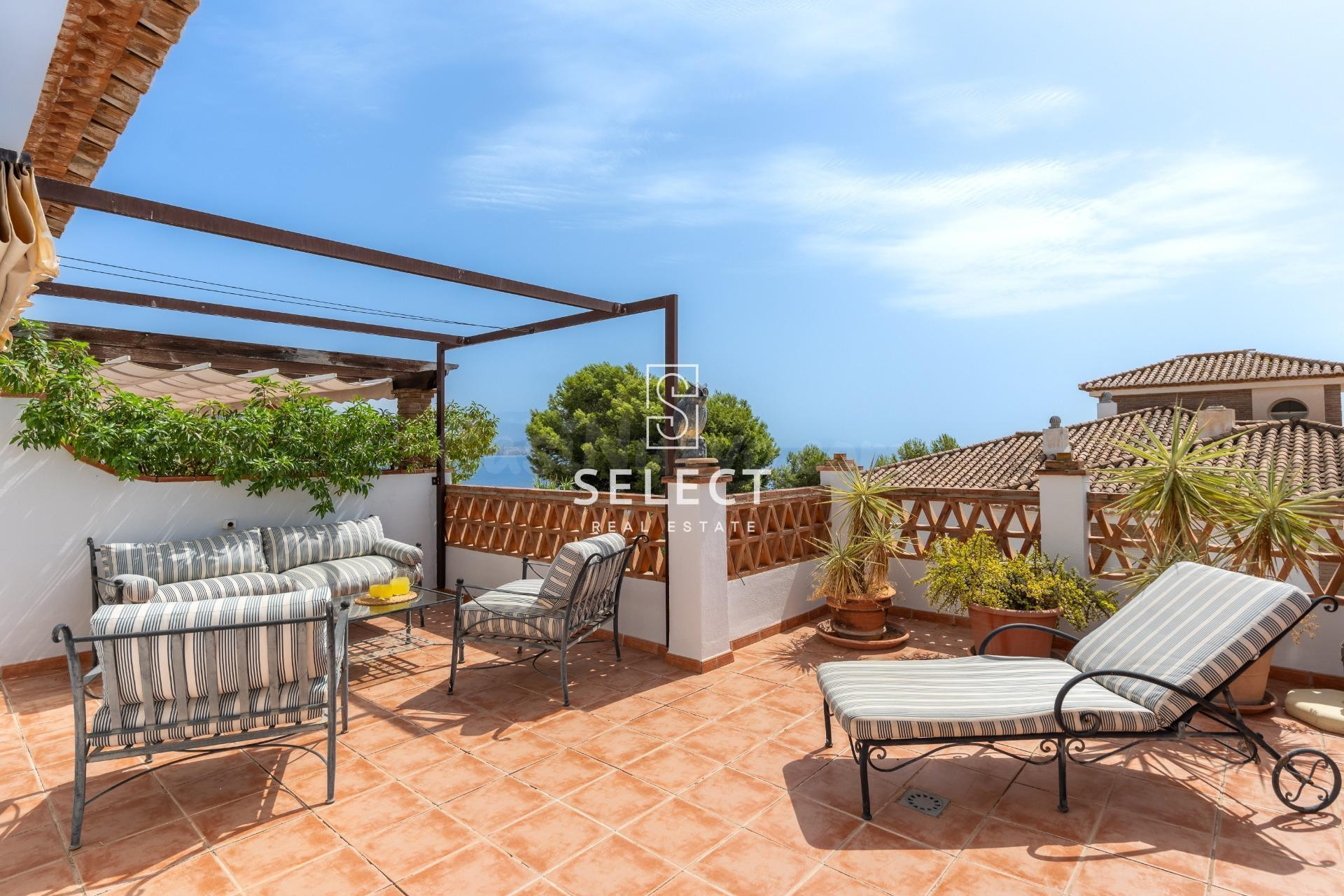 CASA CON GRAN TERRAZA EN MARINA DEL ESTE