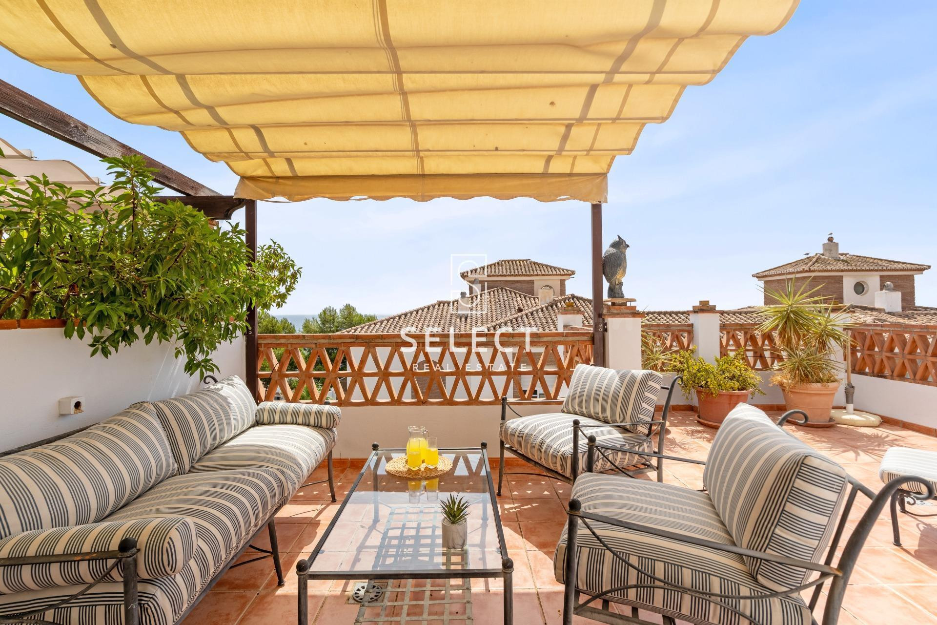 CASA CON GRAN TERRAZA EN MARINA DEL ESTE - foto 3