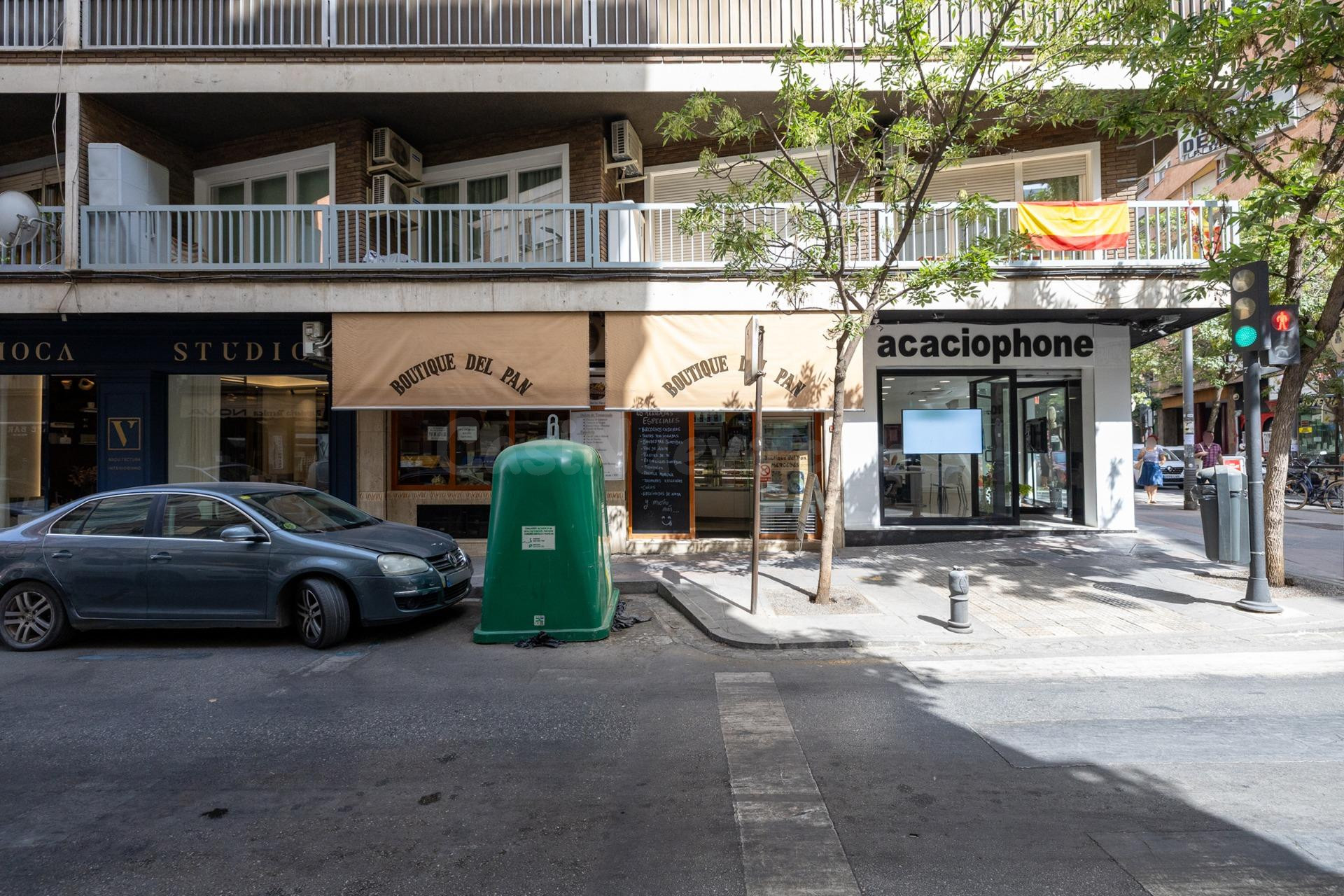 Oportunidad de negocio por jubilación. Se vende local con ne