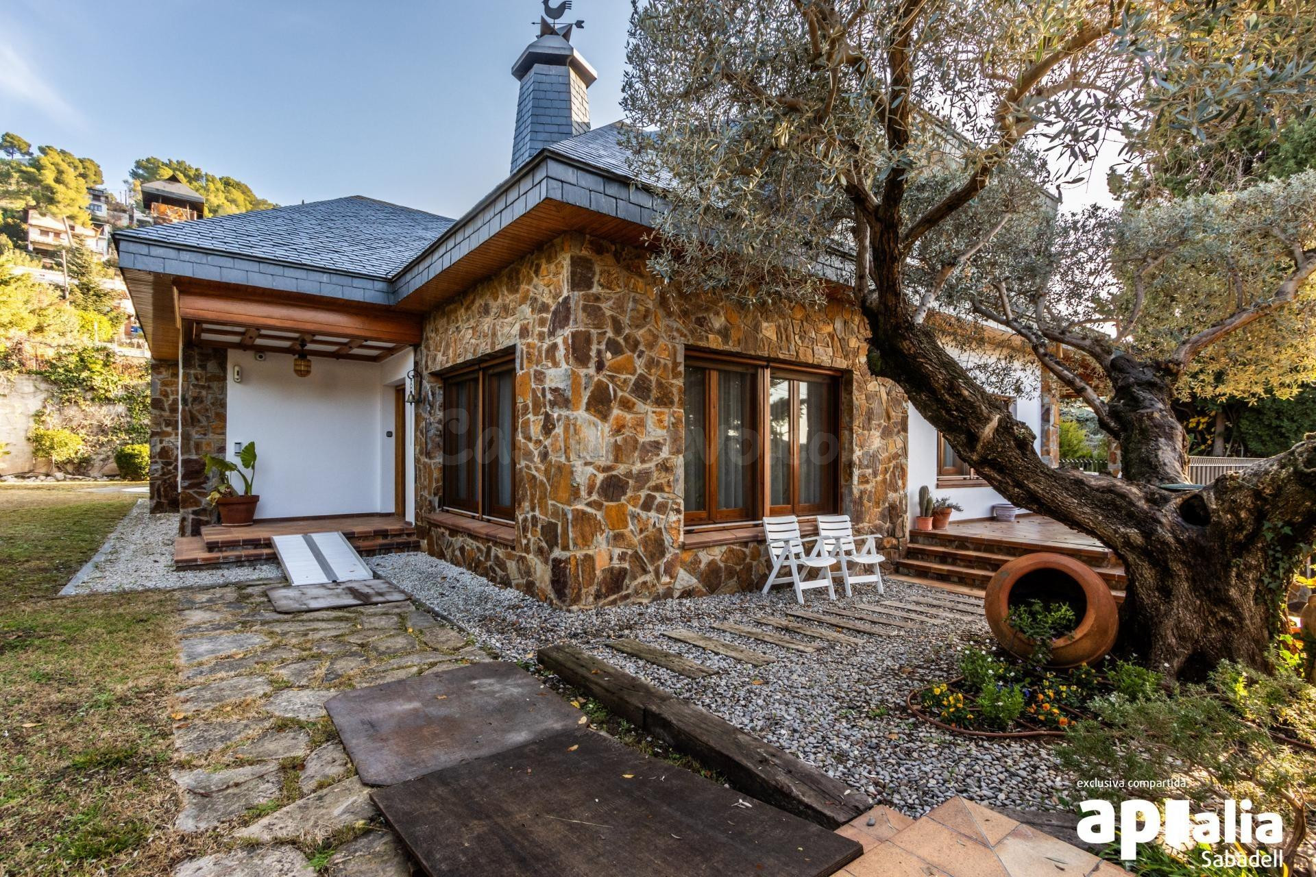 CASA UNIFAMILIAR A 4 VIENTOS EN CASTELLAR DEL VALLÈS - foto 4
