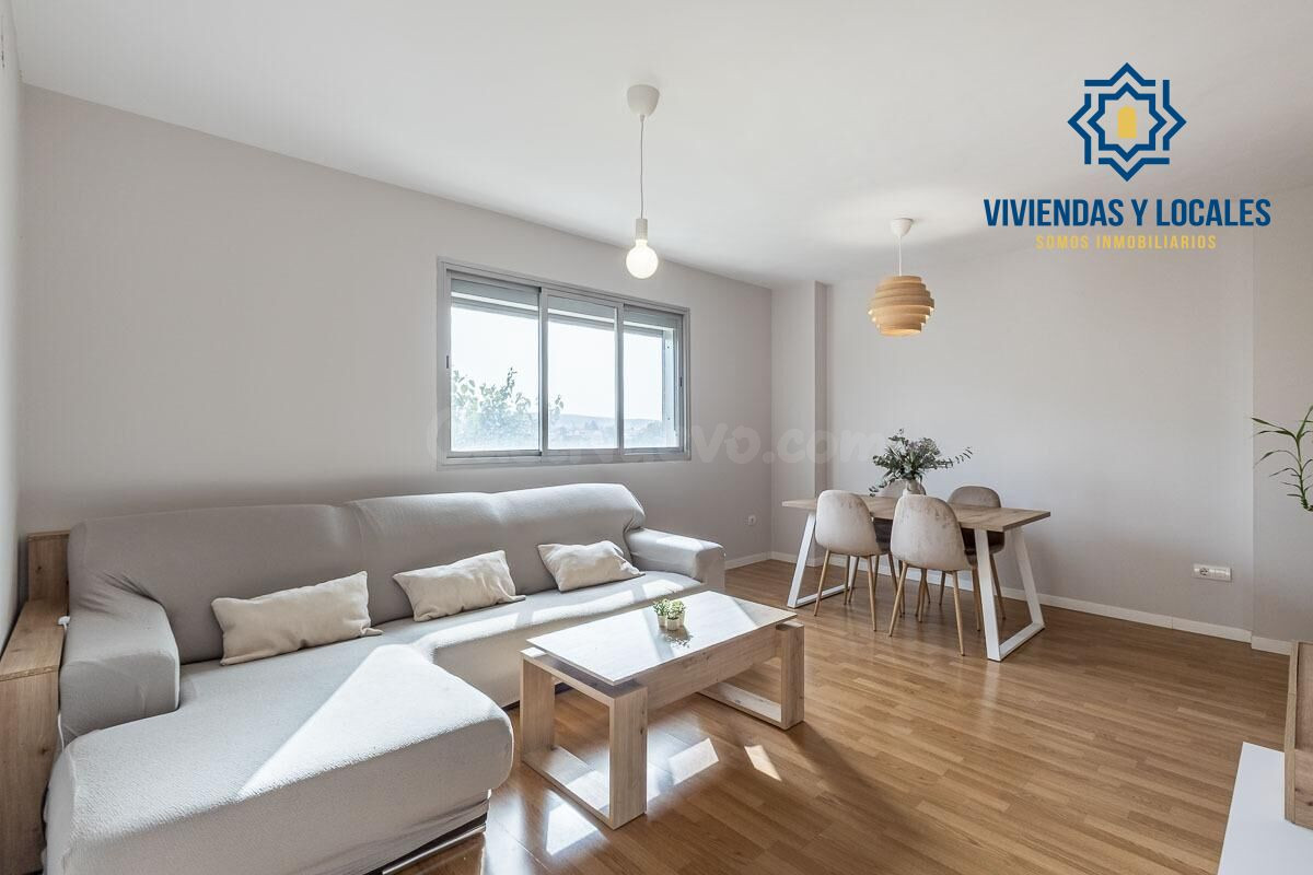 Piso con luz, vistas despejadas y urbanización ideal para fa - foto 3